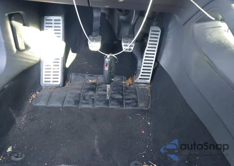 2007 Volkswagen Rabbit 2-Door z USA, uszkodzony, nr VIN WVWAS71K17W133185